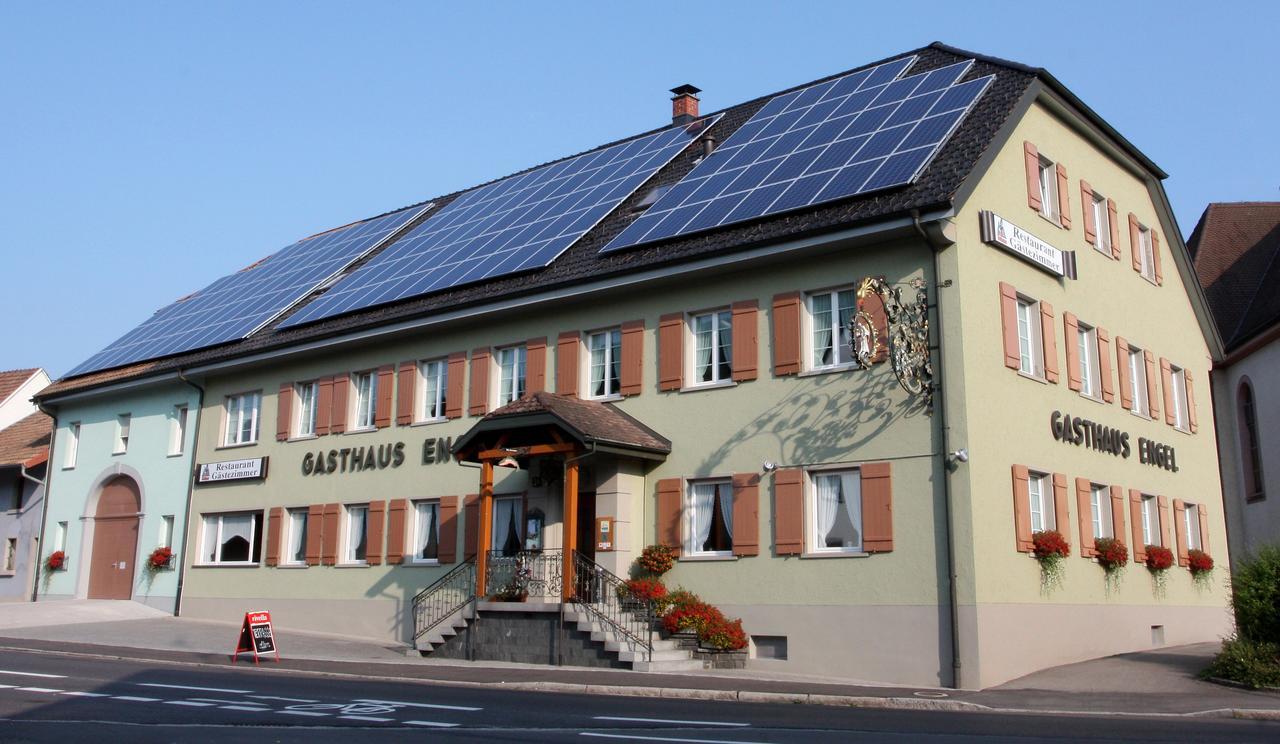 Hotel-Gasthaus Engel Luttingen เลาเฟนเบิร์ก ภายนอก รูปภาพ