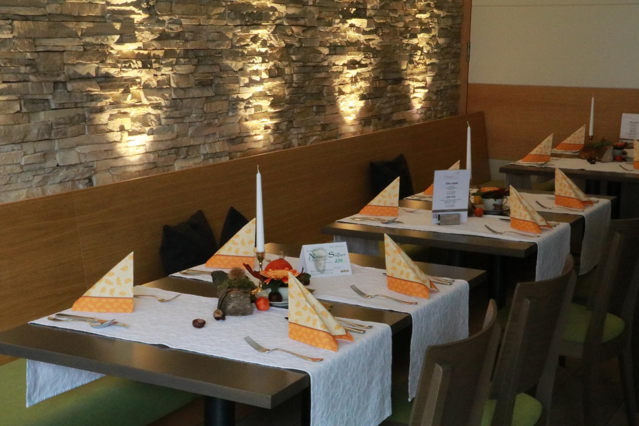 Hotel-Gasthaus Engel Luttingen เลาเฟนเบิร์ก ภายนอก รูปภาพ